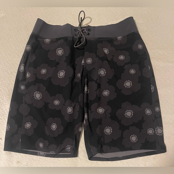 Lululemon Other - Lululemon mens gray black floral swim trunks